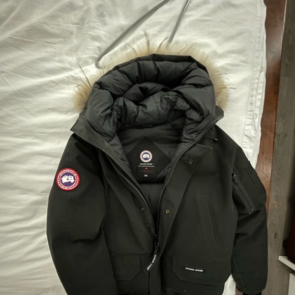Canada Goose Bomber Jacket - Picture 4 of 8